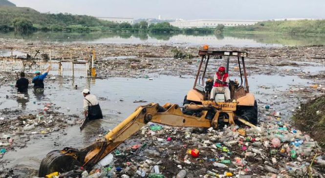 RETIRA OPERAGUA 310 TONELADAS DE BASURA EN PRESA EL ÁNGULO