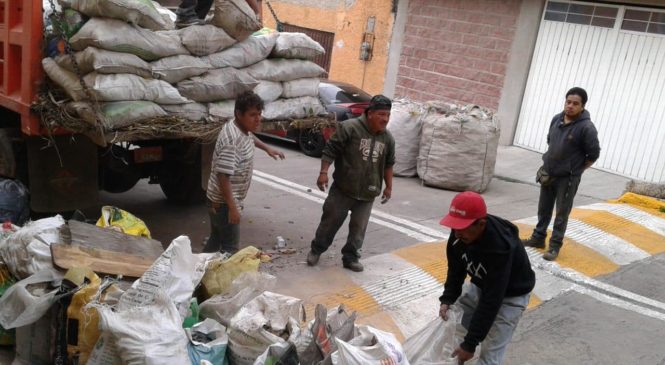 RETIRAN MÁS DE 8 MIL TONELADAS DE ESCOMBRO DE COLONIAS EN TLALNEPANTLA