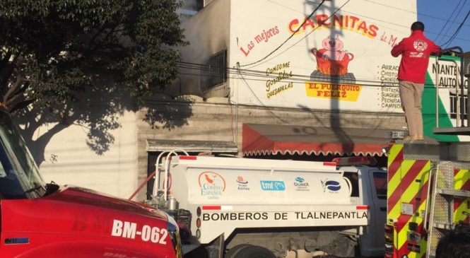 BOMBEROS DE TLALNEPANTLA EXTINGUEN INCENDIO EN SAN JAVIER