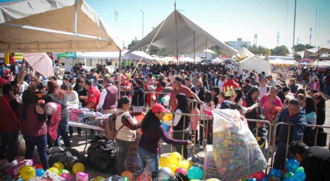 CIENTOS DE NIÑOS CELEBRAN EL DÍA DE REYES EN LA EXPLANADA MUNICIPAL DE CUAUTITLÁN IZCALLI