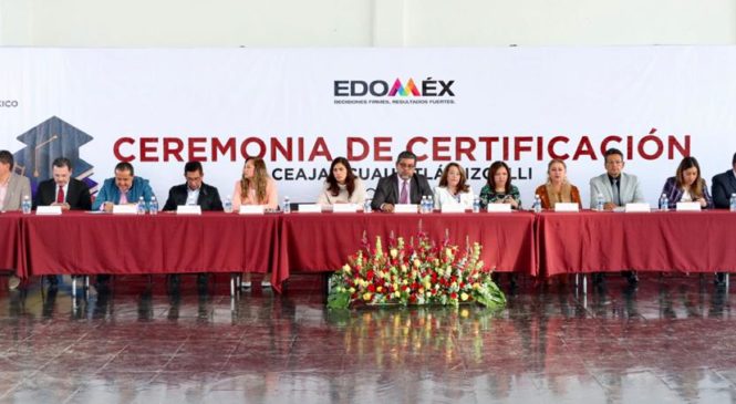 ENTREGAN A JÓVENES Y ADULTOS IZCALLENSES  CERTIFICADO DE PRIMARIA Y SECUNDARIA