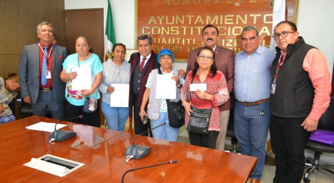 ENTREGAN FINIQUITOS POR FALLECIMIENTO A 18 FAMILIAS EN IZCALLI