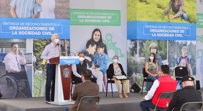 GOBIERNO EDOMÉX ENTREGA RECONOCIMIENTOS A ORGANIZACIONES CIVILES