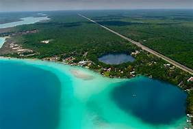 Laguna de Bacalar, escenario de la Celebración del Bicentenario de la Armada de México