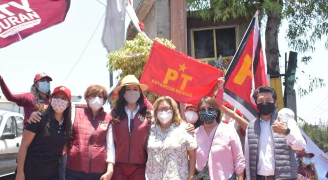 PATRICIA DURÁN CELEBRA EL DÍA DE LA SANTA CRUZ CON TRABAJADORES DE LA CONSTRUCCIÓN