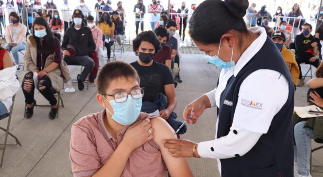 APLICARÁN PRIMERAS Y SEGUNDAS DOSIS CONTRA COVID A ADOLESCENTES DE 14 A 17 AÑOS DE HUIXQUILUCAN