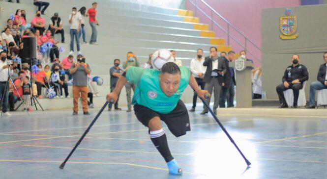 RECONOCEN A DEPORTISTAS EN ATIZAPÁN