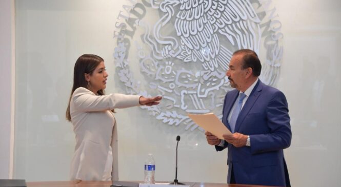 PEDRO RODRÍGUEZ TOMA PROTESTA A NUEVA DEFENSORA MUNICIPAL DE DERECHOS HUMANOS