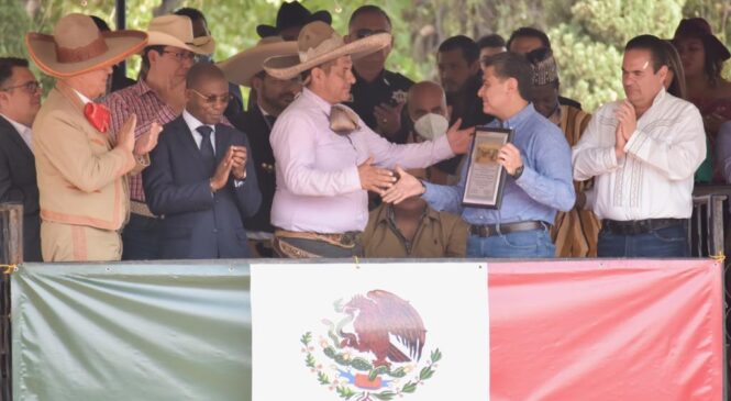 MÚSICA MEXICANA Y SUERTES CHARRAS ENGALANAN LAS FIESTAS PATRIAS EN TLALNEPANTLA