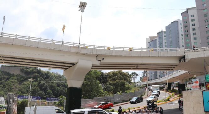 CIERRAN PUENTE VEHICULAR EN INTERLOMAS, TRAS SISMO