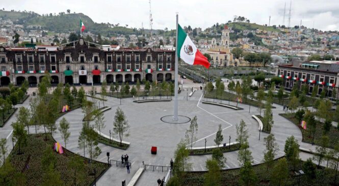 INAUGURAN LA RESTAURACIÓN HISTÓRICA DE LA PLAZA DE LOS MÁRTIRES EN TOLUCA