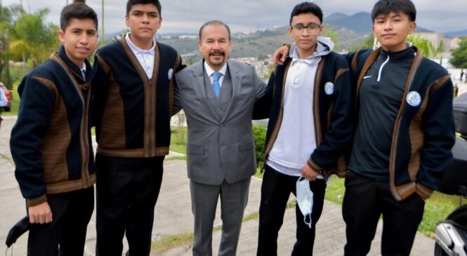 ASISTE PEDRO RODRÍGUEZ A LA CELEBRACIÓN DE LOS 30 AÑOS DE TRAYECTORIA DE LA ESCUELA PREPARATORIA OFICIAL 87