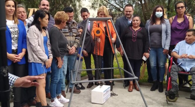 COLOCA ROMINA CONTRERAS LA PRIMERA PIEDRA DE LA CONSTRUCCIÓN DEL CENTRO DE ESPECIALIDADES MÉDICAS EN LA ZONA POPULAR  