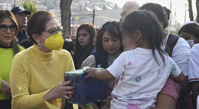 LLEGAN LOS REYES MAGOS CON JUGUETES Y ALEGRÍA A NAUCALPAN 