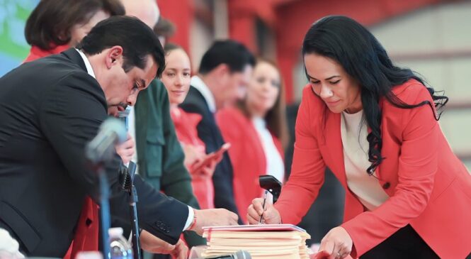 ALEJANDRA DEL MORAL SE REGISTRA COMO PRECANDIDATA A LA GUBERNATURA DEL EDOMÉX