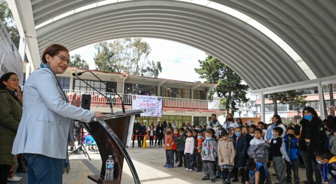 INAUGURA ANGÉLICA MOYA DOS ARCOTECHOS ESCOLARES