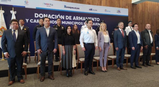 GOBIERNO DE HUIXQUILUCAN DONA ARMAMENTO A 6 MUNICIPIOS DEL EDOMEX PARA FORTALECER A SUS CORPORACIONES POLICIACAS     