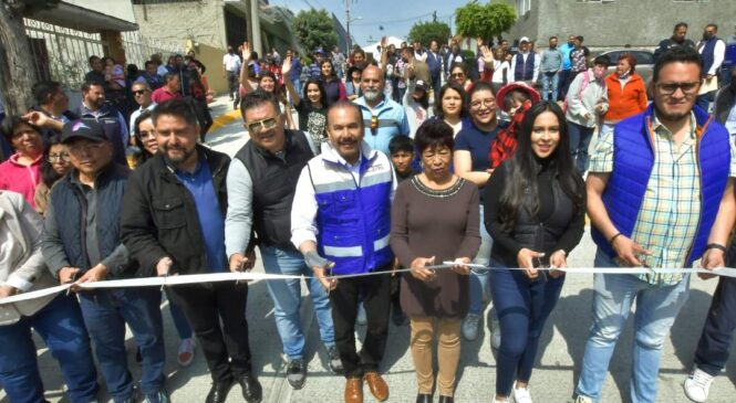 ENTREGA PEDRO RODRÍGUEZ REPAVIMENTACIÓN DE CALLE BAJA CALIFORNIA EN LA COLONIA MÉXICO NUEVO