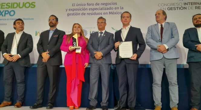 GOBIERNO DE TONY RODRÍGUEZ RECIBE EL PREMIO A LA TRAYECTORIA EN LA GESTIÓN DE RESIDUOS 2023