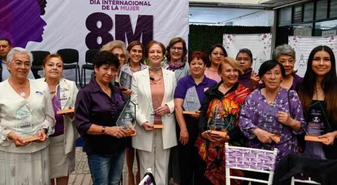 ENTREGAN PRESEA NAUCALPAN 2023 A MUJERES DESTACADAS