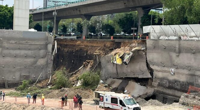 CUERPOS DE PROTECCIÓN CIVIL Y SEGURIDAD DE TLALNEPANTLA ATIENDEN EL DERRUMBE DE UN TALUD EN UNA OBRA PRIVADA