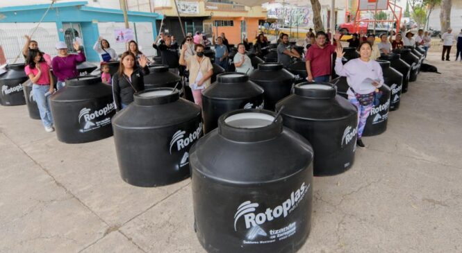 EN SEGUNDA ETAPA DE ENTREGA DE TINACOS, PEDRO RODRÍGUEZ ACUDE A LA COLONIA PRADOS DE IXTACALA