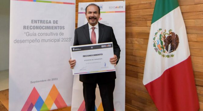 RECIBE PEDRO RODRÍGUEZ RECONOCIMIENTO POR RESULTADOS SOBRESALIENTES DEL GOBIERNO DE ATIZAPÁN