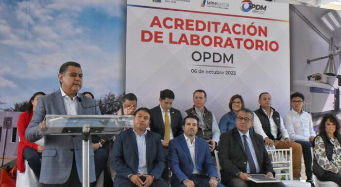 TONY RODRÍGUEZ Y OPDM RECIBEN ACREDITACIÓN DE EMA PARA VERIFICAR LA CALIDAD DEL AGUA VERTIDA EN EL DRENAJE LOCAL