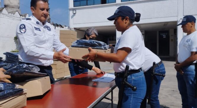 DE CADETE A POLICÍA, ENTREGAN UNIFORME A 71 EGRESADOS DE ACADEMIA MUNICIPAL 