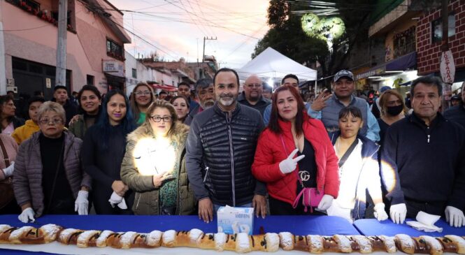 CELEBRA HUIXQUILUCAN DÍA DE REYES CON MÚSICA Y ROSCA GIGANTE EN SAN FERNANDO