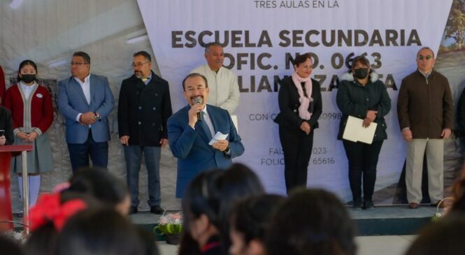 ENTREGA PEDRO RODRÍGUEZ TRES SALONES NUEVOS EN LA ESCUELA SECUNDARIA OFICIAL NO. 0663 EMILIANO ZAPATA