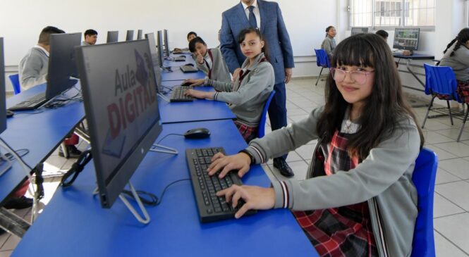 PEDRO RODRÍGUEZ ENTREGA DOS AULAS DIGITALES MÁS EN ESCUELAS PÚBLICAS