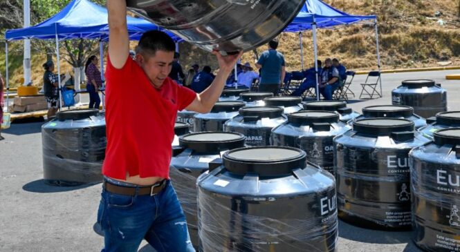 ARRANCA ENTREGA DE CONTENEDORES PARA ENFRENTAR LA EMERGENCIA HÍDRICA 