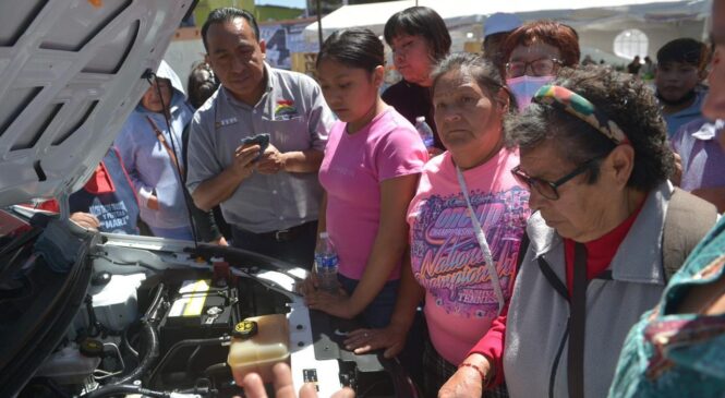 IMPARTE HUIXQUILUCAN CURSO DE MECÁNICA BÁSICA A MUJERES