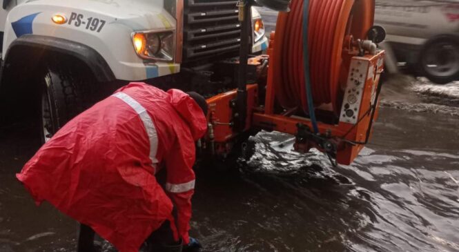 ATIENDEN ENCHARCAMIENTOS Y ANEGACIONES REGISTRADAS POR LLUVIA EN TLALNEPANTLA