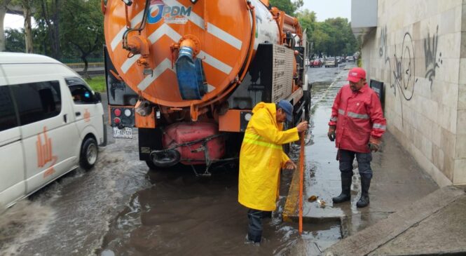 TONY RODRÍGUEZ Y OPDM MANTIENEN OPERATIVO PERMANENTE PARA MITIGAR ENCHARCAMIENTOS