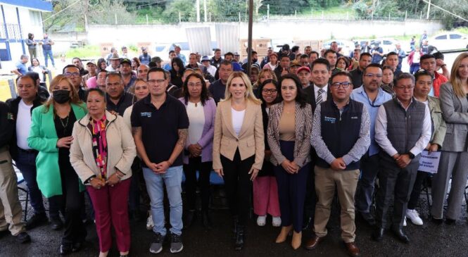 ENTREGA HUIXQUILUCAN APOYOS A DAMNIFICADOS POR DESLAVES