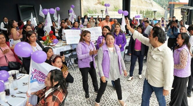 EL SENADOR ENRIQUE VARGAS SE REUNE CON MUJERES LÍDERES