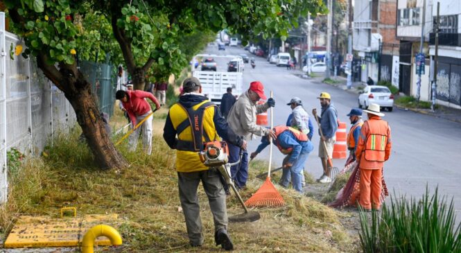 RECORREN AVENIDA ADOLFO LÓPEZ MATEOS CON PROGRAMA “BARRIENDO LA CASA” EN NAUCALPAN