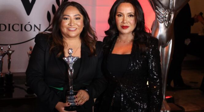 PREMIAN A ROMINA CONTRERAS COMO “MEJOR PRESIDENTA MUNICIPAL DEL AÑO”