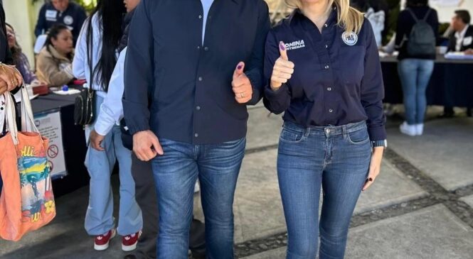 ACUDEN ROMINA CONTRERAS Y ENRIQUE VARGAS A VOTAR PARA RENOVAR LA DIRIGENCIA NACIONAL DEL PAN