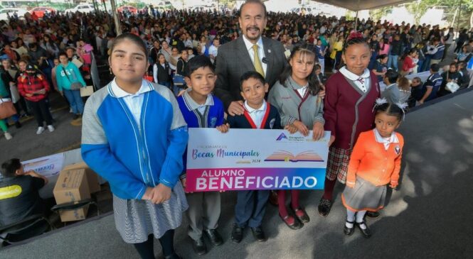 CIERRA PEDRO RODRÍGUEZ ADMINISTRACIÓN CON ENTREGA DE BECAS