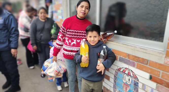 LLEVA HUIXQUILUCAN CENAS NAVIDEÑAS A FAMILIAS VULNERABLES CON EL “POLLOTÓN 2024”