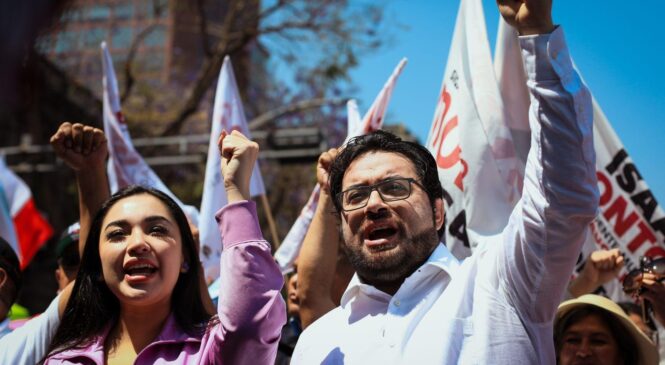 NAUCALPAN PRESENTE EN EL ZÓCALO DE LA CDMX EN RESPALDO A LA PRESIDENTA  SHEINBAUM