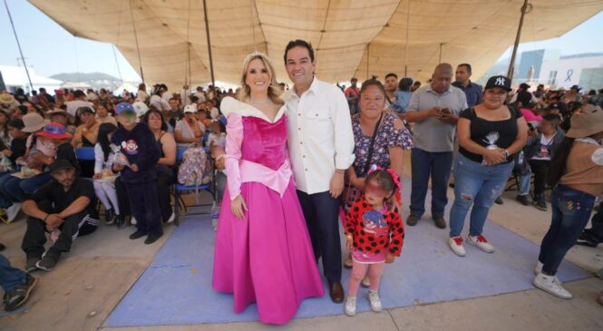ENRIQUE VARGAS FESTEJA A MILES DE NIÑOS Y NIÑAS DE HUIXQUILUCAN