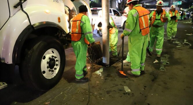 ARRANCA OAPAS DESAZOLVE NOCTURNO EN PERIFÉRICO NORTE
