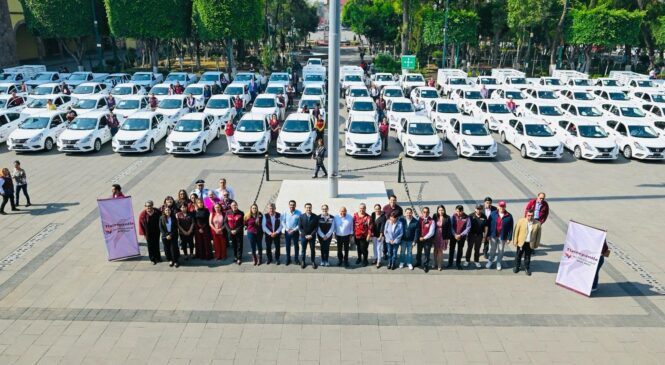 ENTREGA RACIEL PÉREZ CRUZ 129 UNIDADES PARA REFORZAR EL PARQUE VEHICULAR DE TLALNEPANTLA