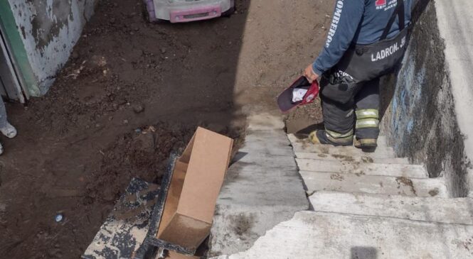 ATIENDE GOBIERNO MUNICIPAL DESLIZAMIENTO DE TIERRA Y LODO EN PRADERAS DE SAN MATEO
