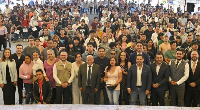 ENCABEZA RACIEL PÉREZ CRUZ ENTREGA DE TARJETAS DE LOS  PROGRAMAS PARA EL BIENESTAR EN TLALNEPANTLA