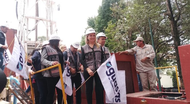 ALCALDESA ROMINA CONTRERAS DA BANDERAZO AL ARRANQUE DE PERFORACIÓN DEL POZO LOMAS DE TECAMACHALCO